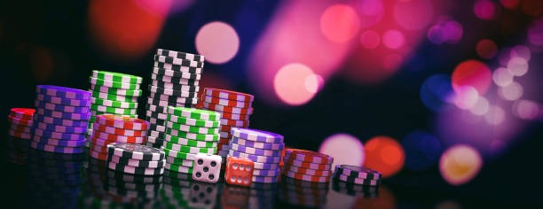 Mobile phone displaying kembar togel app with live table and payment options
